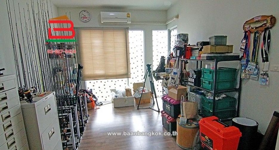 For sale 3 bedrooms townhouse in Min Buri, Bangkok