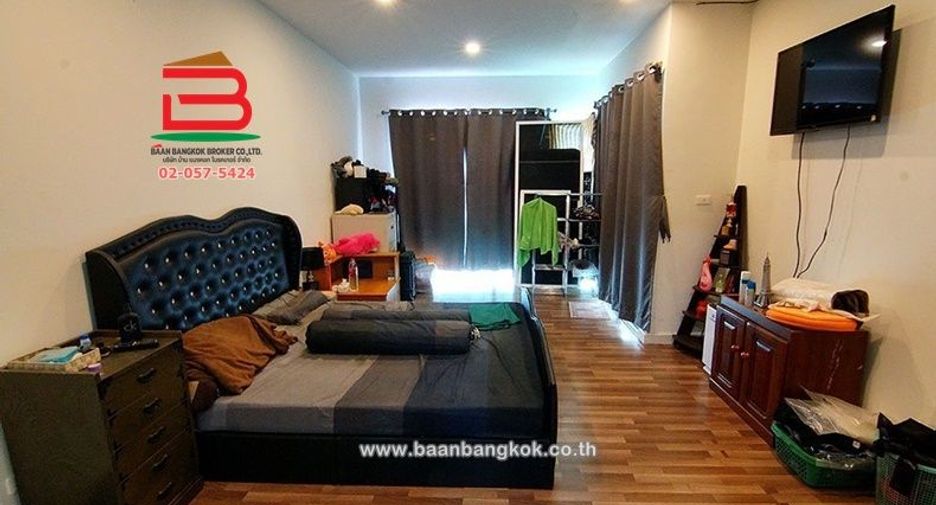 For sale 3 bedrooms townhouse in Min Buri, Bangkok