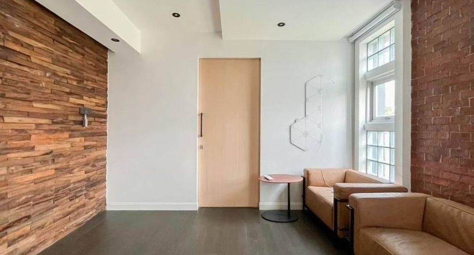 For sale 3 bedrooms condo in Watthana, Bangkok