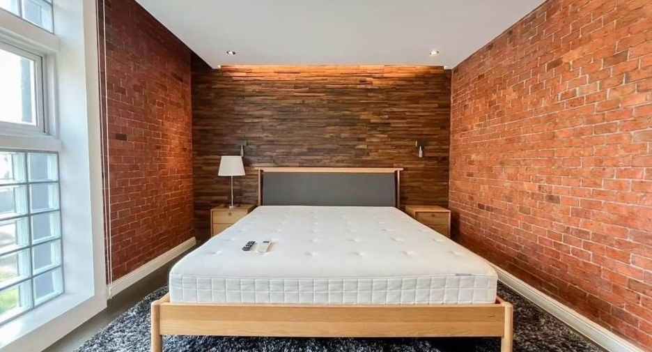 For sale 3 bedrooms condo in Watthana, Bangkok
