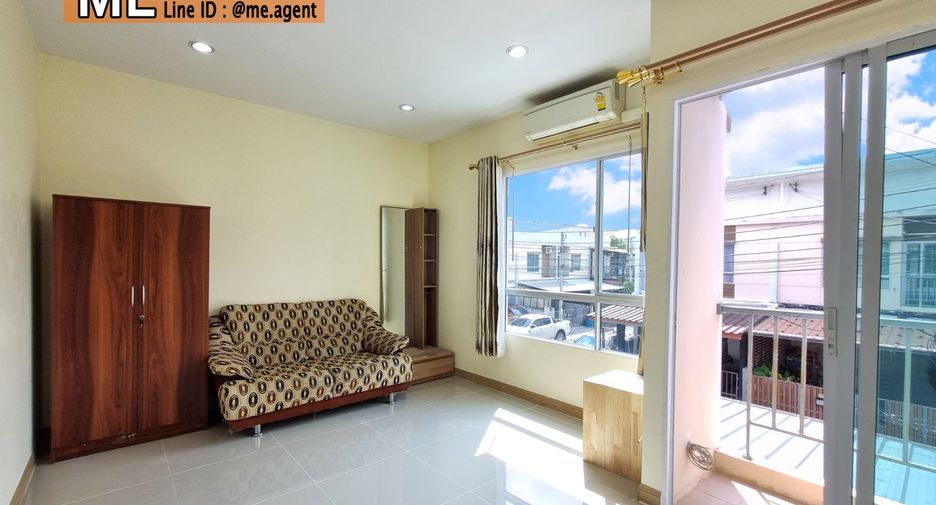 For rent 3 bedrooms townhouse in Suan Luang, Bangkok