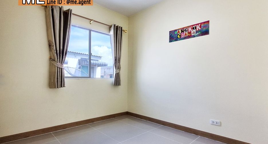 For rent 3 bedrooms townhouse in Suan Luang, Bangkok