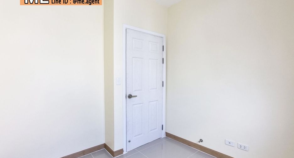 For rent 3 bedrooms townhouse in Suan Luang, Bangkok