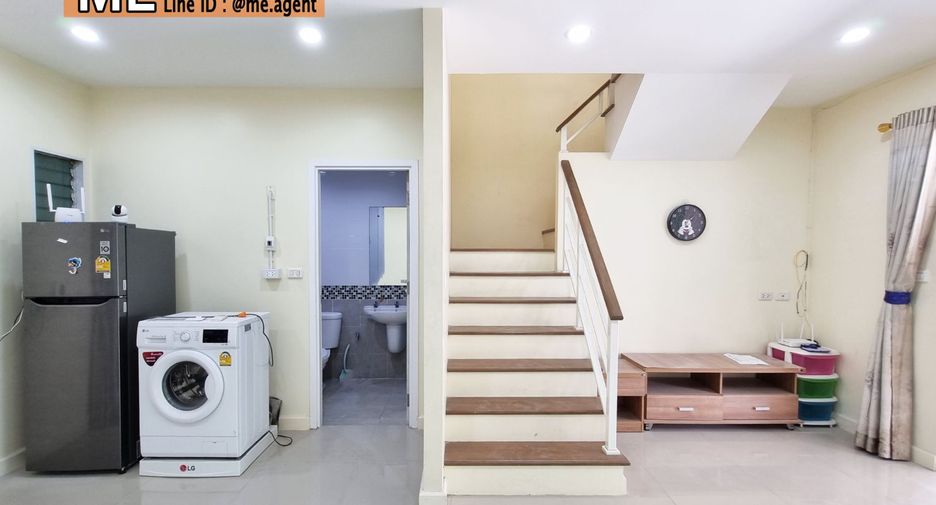 For rent 3 bedrooms townhouse in Suan Luang, Bangkok