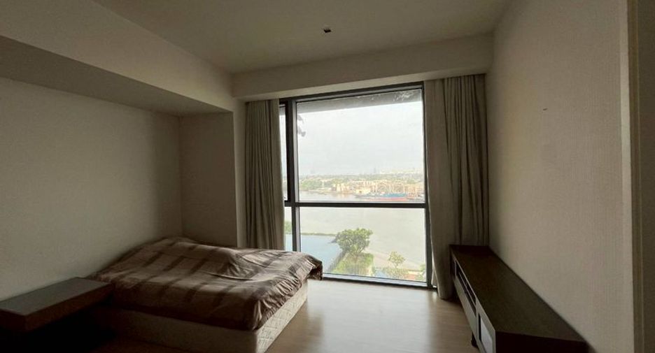 For rent 3 bedrooms condo in Yan Nawa, Bangkok