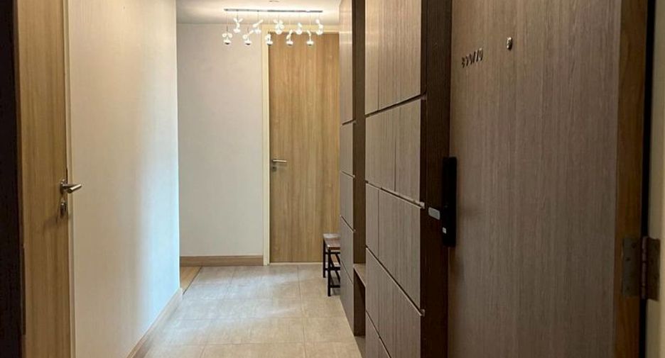 For rent 3 bedrooms condo in Yan Nawa, Bangkok
