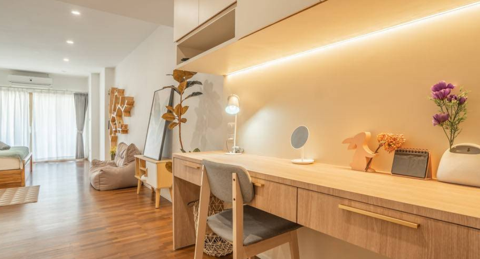 For rent 3 bedrooms condo in Mueang Chiang Mai, Chiang Mai