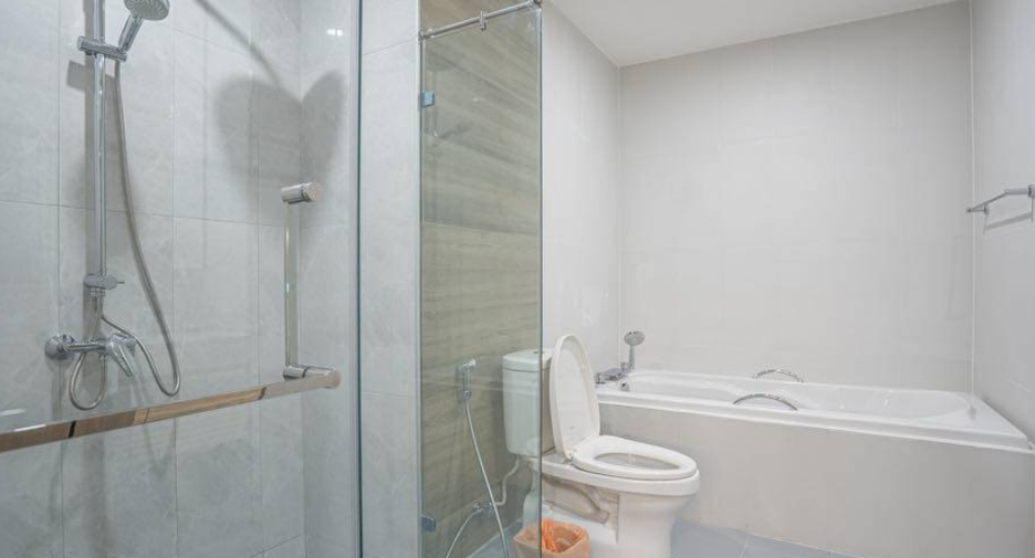 For rent 3 bedrooms condo in Mueang Chiang Mai, Chiang Mai