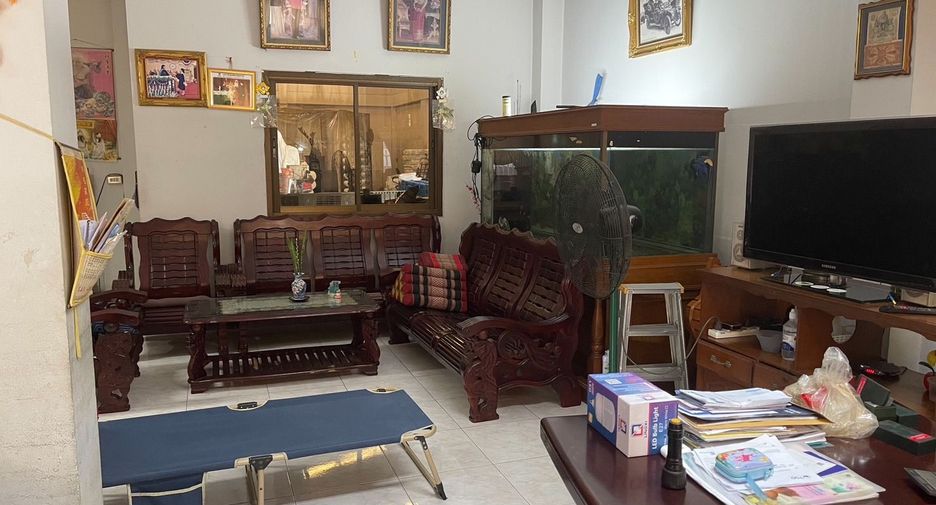 For sale 3 bedrooms warehouse in Krathum Baen, Samut Sakhon