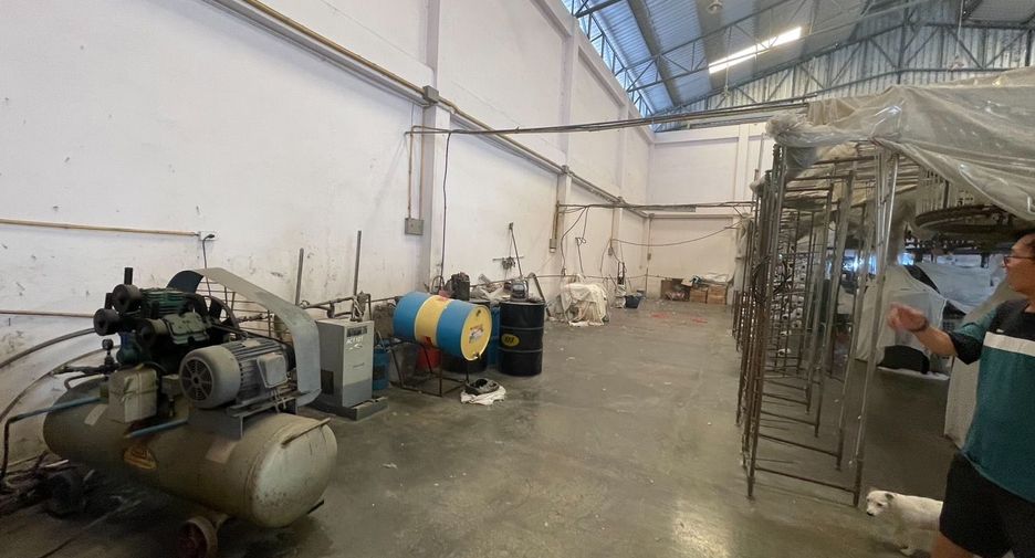 For sale 3 bedrooms warehouse in Krathum Baen, Samut Sakhon