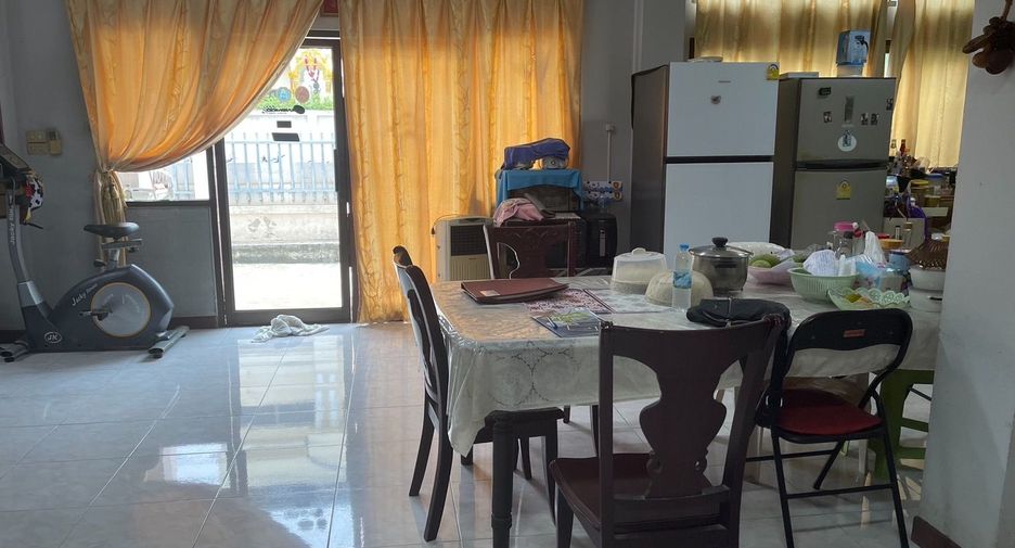 For sale 3 bedrooms warehouse in Krathum Baen, Samut Sakhon