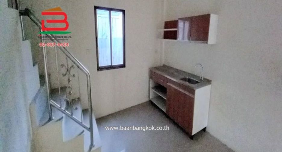 出售 8 卧室 联排别墅 在 Bang Lamung, Chon Buri