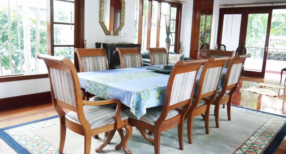 Casa en alquiler de 4 habitaciones en Watthana, Bangkok