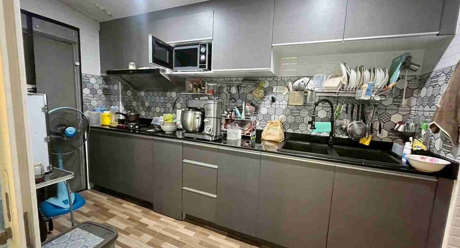 Reihenhaus zum Kauf mit 4 Zimmer in Lat Krabang, Bangkok