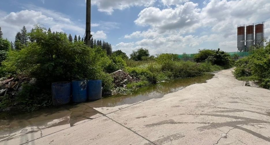 Grundstück zum Kauf in Khlong Sam Wa, Bangkok