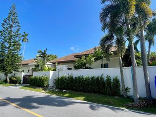 For rent 3 bedrooms villa in Mueang Phuket, Phuket