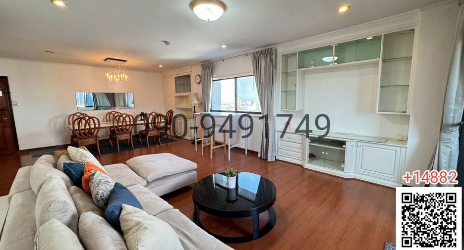 For rent 3 bedrooms condo in Huai Khwang, Bangkok