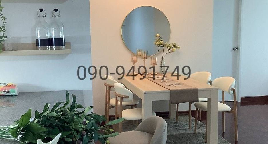For rent 2 bedrooms condo in Watthana, Bangkok
