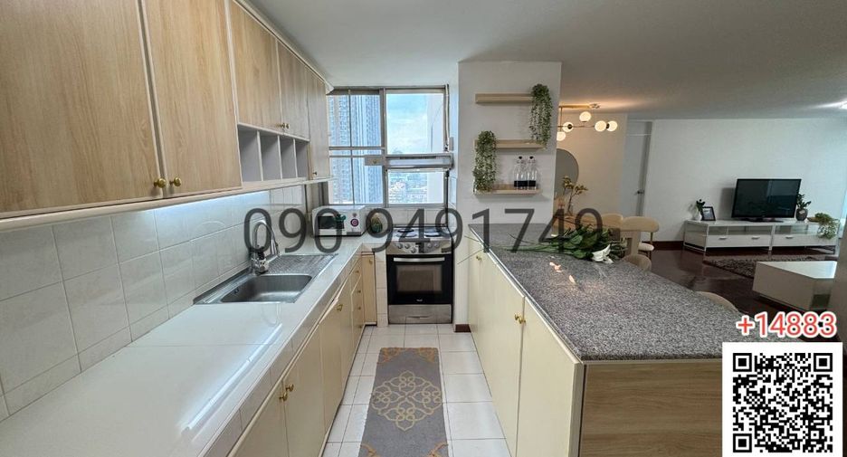For rent 2 bedrooms condo in Watthana, Bangkok