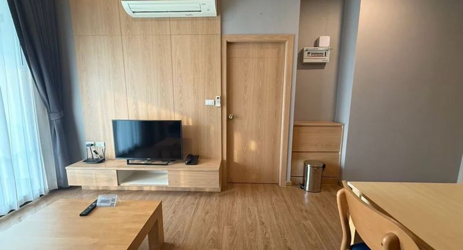 For rent 2 bedrooms condo in Si Racha, Chonburi