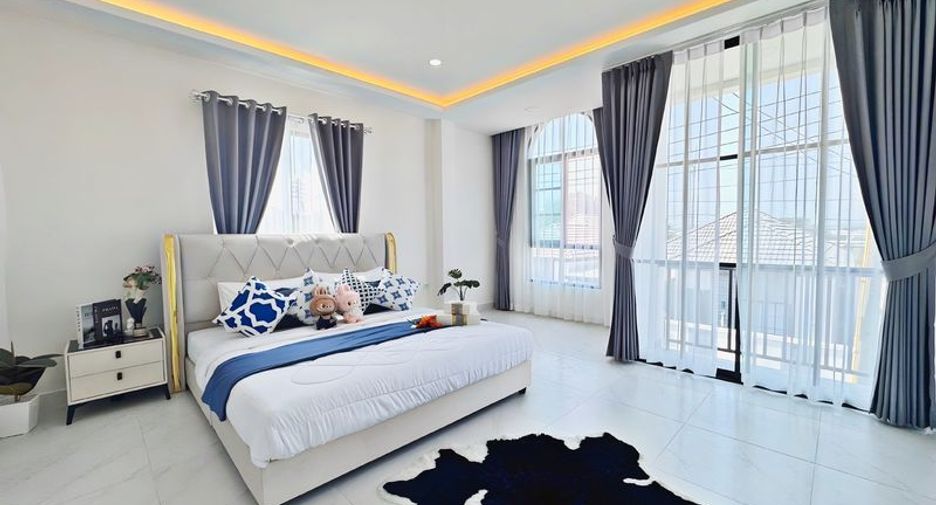 For sale 2 bedrooms townhouse in Bang Lamung, Chonburi