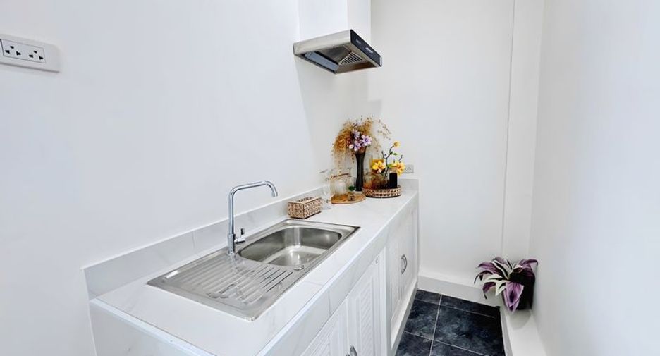 For sale 2 bedrooms townhouse in Bang Lamung, Chonburi