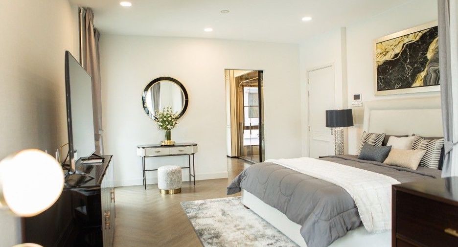 For rent 4 bedrooms house in Saphan Sung, Bangkok