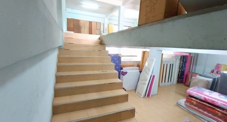 À louer et à vendre 5 chambres local commercial à Mueang Samut Sakhon, Samut Sakhon