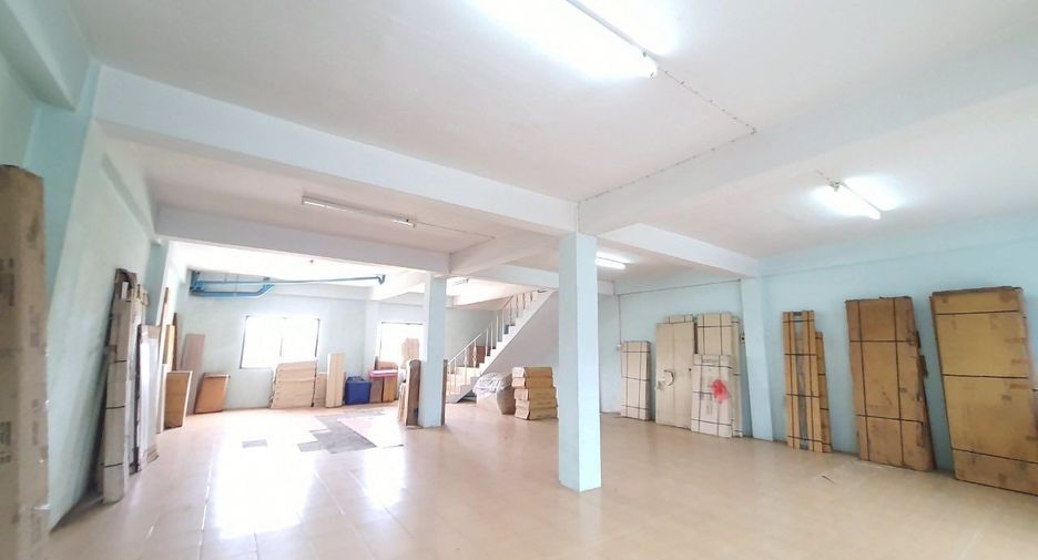 À louer et à vendre 5 chambres local commercial à Mueang Samut Sakhon, Samut Sakhon