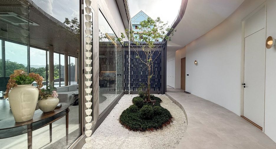 For rent 4 bedrooms villa in Mueang Phuket, Phuket