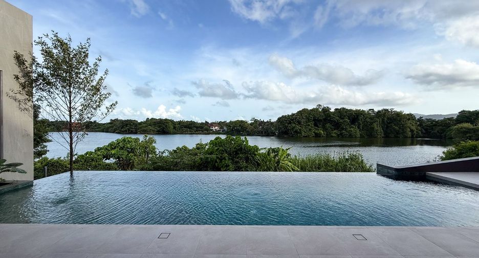 For rent 4 bedrooms villa in Mueang Phuket, Phuket