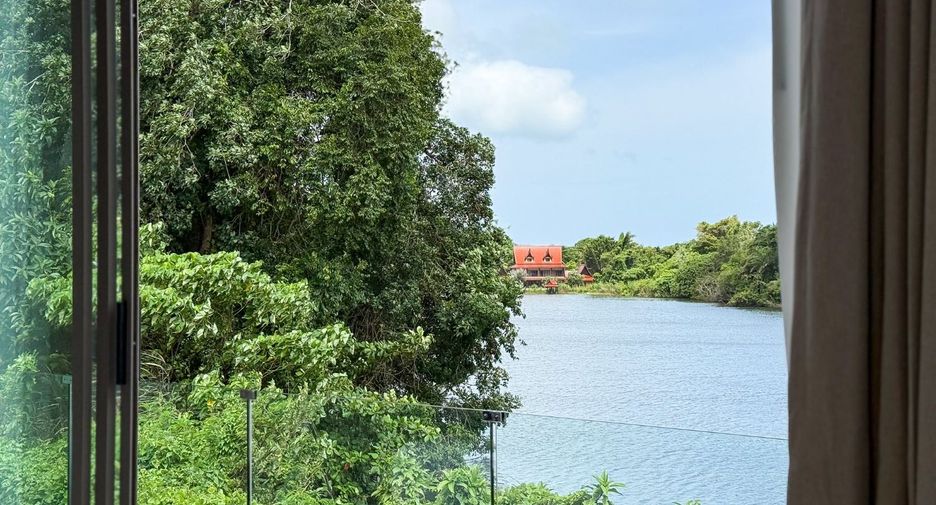 For rent 4 bedrooms villa in Mueang Phuket, Phuket