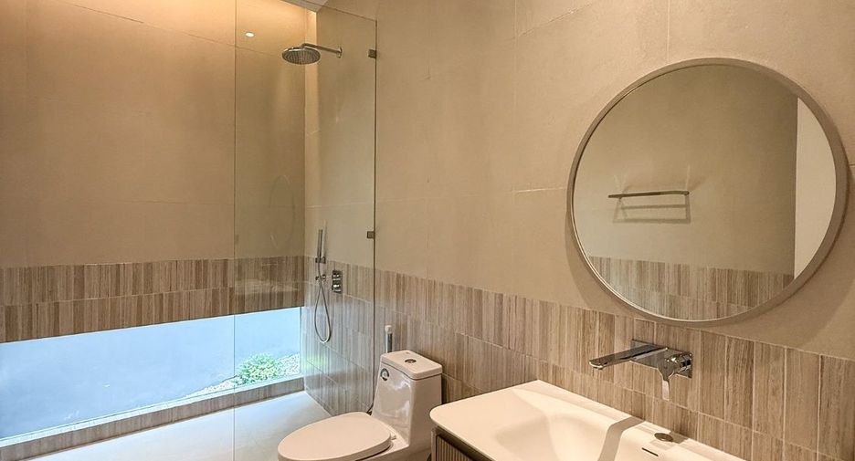 For rent 4 bedrooms villa in Mueang Phuket, Phuket