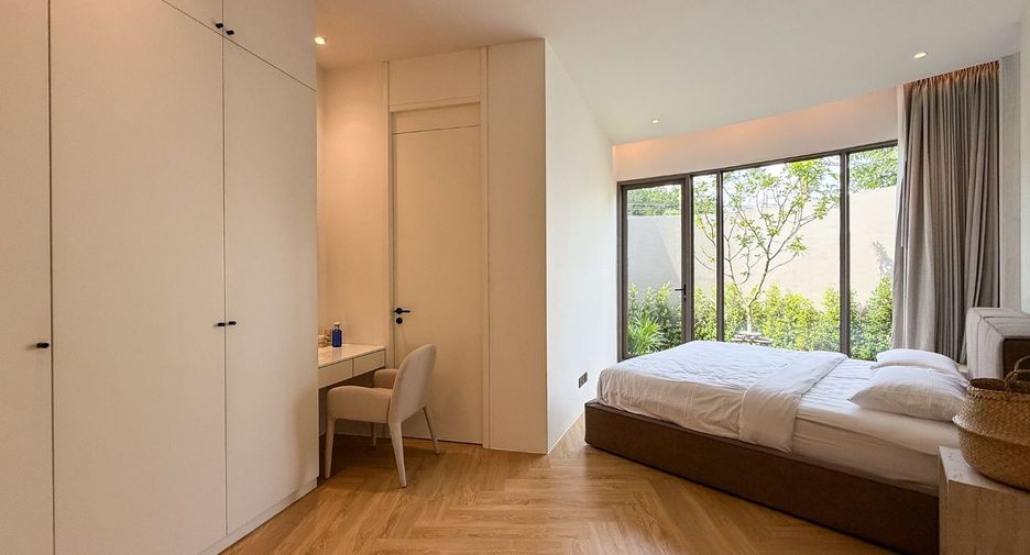 For rent 4 bedrooms villa in Mueang Phuket, Phuket