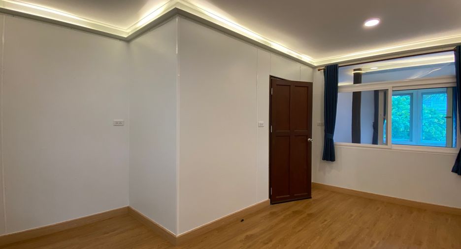 Oficina en alquiler de 4 habitaciones en Mueang Chiang Mai, Chiang Mai