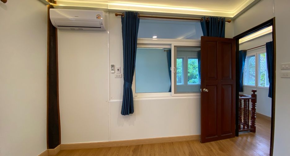 Oficina en alquiler de 4 habitaciones en Mueang Chiang Mai, Chiang Mai