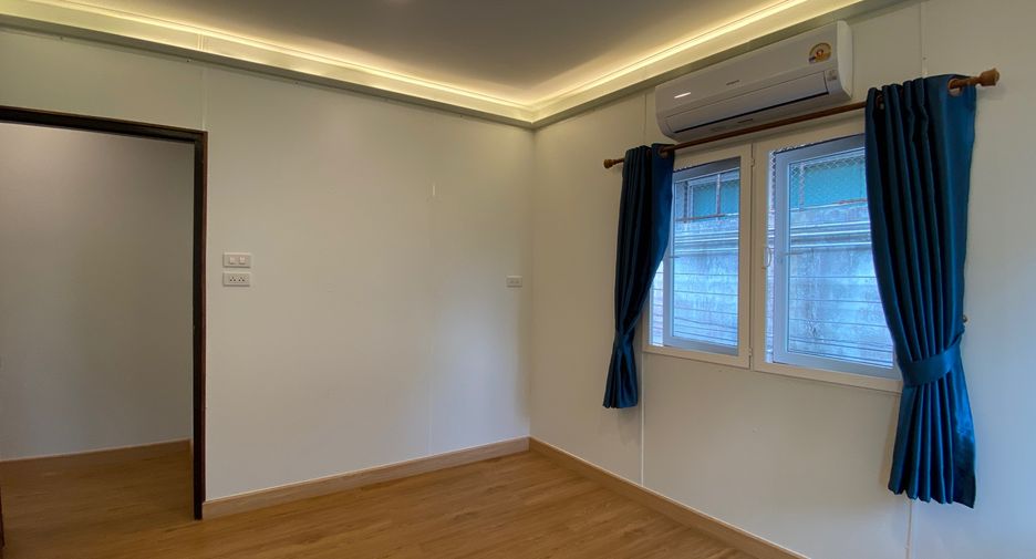 Oficina en alquiler de 4 habitaciones en Mueang Chiang Mai, Chiang Mai