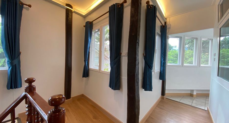 Oficina en alquiler de 4 habitaciones en Mueang Chiang Mai, Chiang Mai