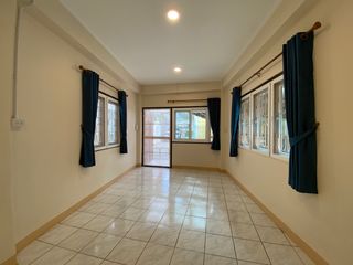 Haus zur Miete mit 4 Zimmer in Mueang Chiang Mai, Chiang Mai