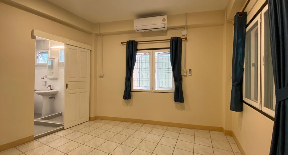 Oficina en alquiler de 4 habitaciones en Mueang Chiang Mai, Chiang Mai