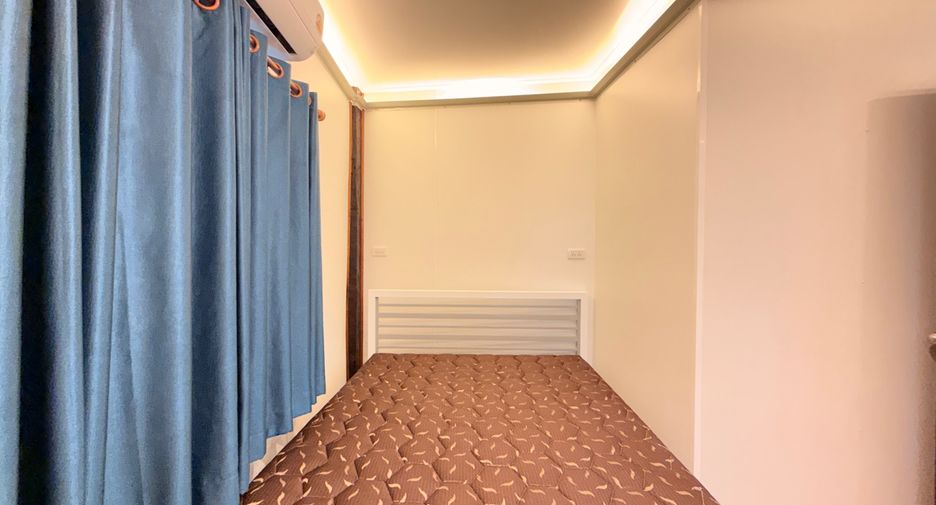 For rent 4 bedrooms house in Mueang Chiang Mai, Chiang Mai