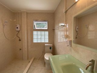 For rent 4 bedrooms house in Mueang Chiang Mai, Chiang Mai