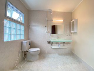 For rent 4 bedrooms house in Mueang Chiang Mai, Chiang Mai