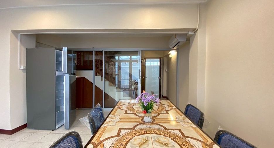 For rent 2 bedrooms townhouse in Mueang Chiang Mai, Chiang Mai