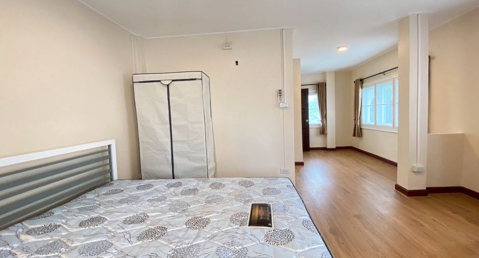 For rent 2 bedrooms townhouse in Mueang Chiang Mai, Chiang Mai