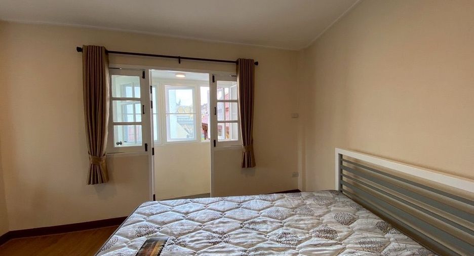 For rent 2 bedrooms townhouse in Mueang Chiang Mai, Chiang Mai