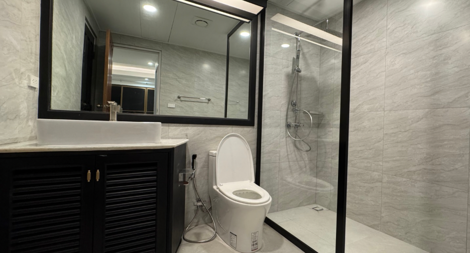 Condo en venta de 4 habitaciones en Pak Kret, Nonthaburi