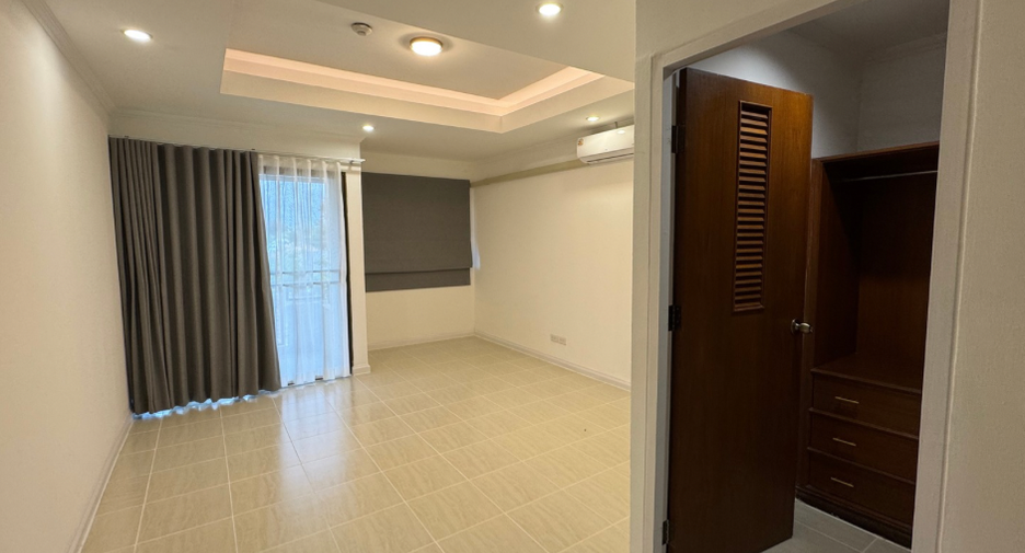 Condo en venta de 4 habitaciones en Pak Kret, Nonthaburi