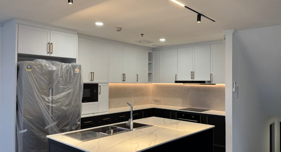 Condo en venta de 4 habitaciones en Pak Kret, Nonthaburi