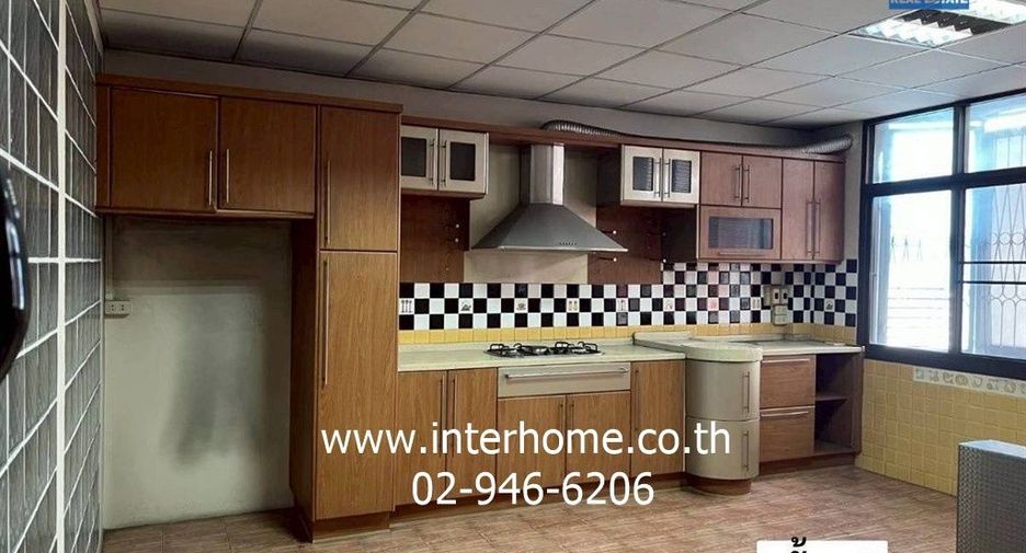 À vendre 5 chambres local commercial à Thanyaburi, Pathum Thani